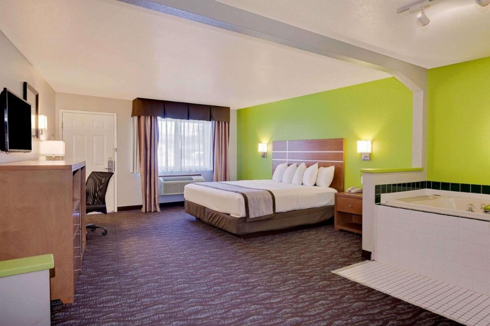Days Inn & Suites by Wyndham Arcata Image 26