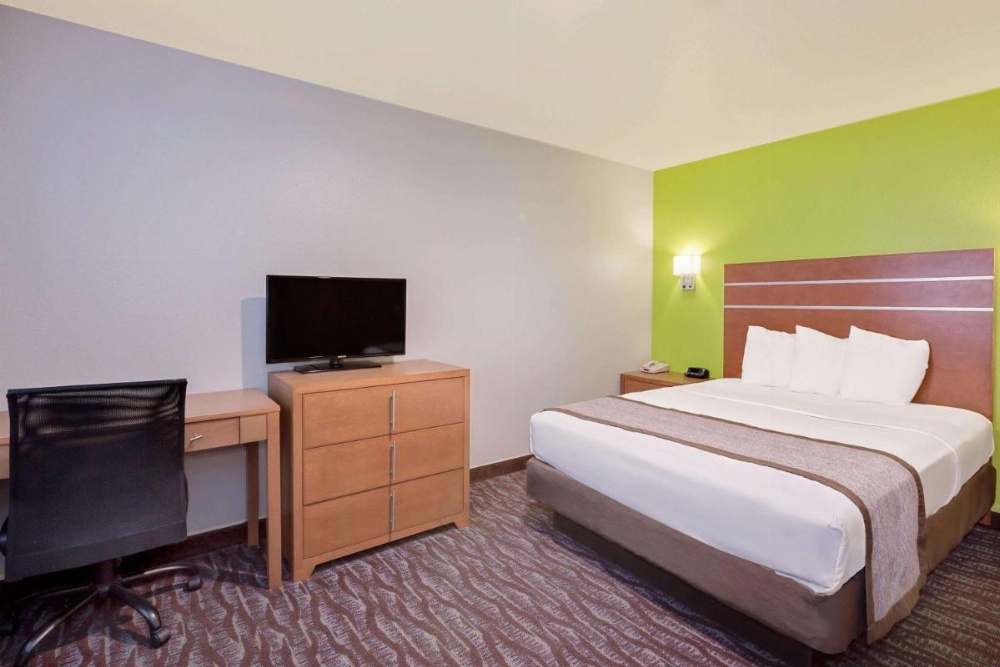 Days Inn & Suites by Wyndham Arcata Image 27