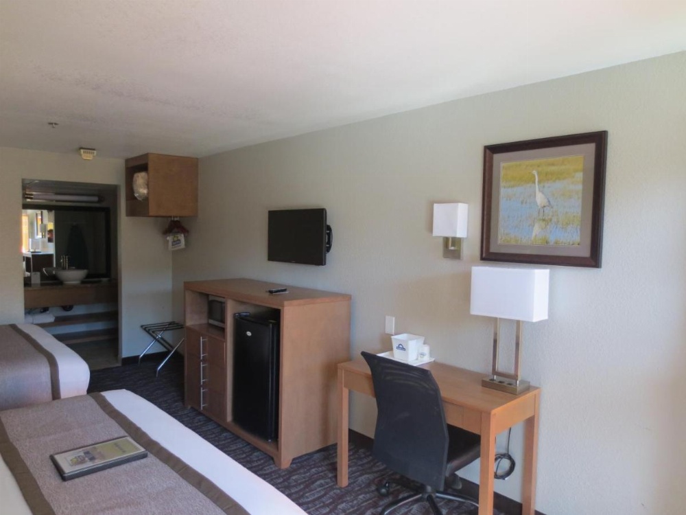 Days Inn & Suites by Wyndham Arcata Image 43
